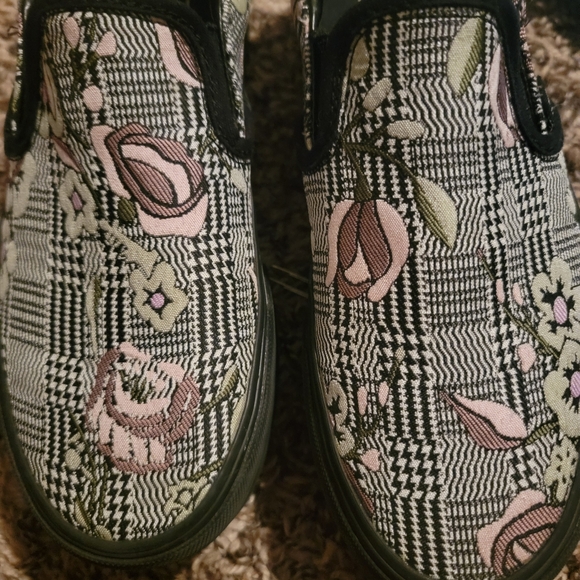 Vans - Picture 5 of 6